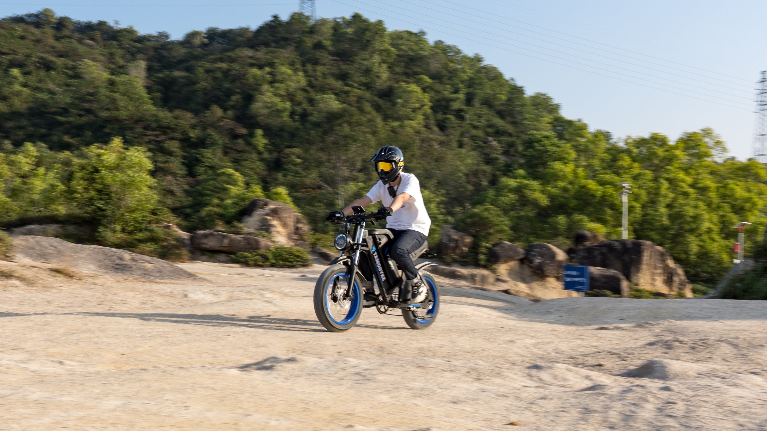 TB20 Fat Tire Electric Bike 2000W motor 48V 26AH battery Instrument with APP & NFC